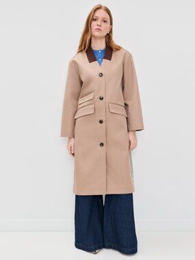 Baum und Pferdgarten "Dagny" Trench in "Portabella Camel Check", size 36. Size 4
